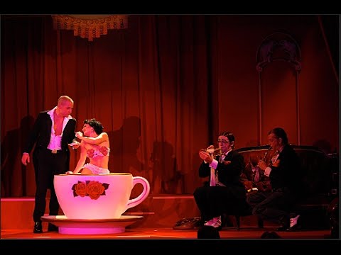 Honey LuLu - Burlesque Performer