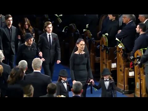 Céline Dion - Trois heures vingt (Funérailles de René Angélil, Janvier 2016)