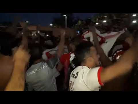 Borracho, siempre voy descontrolado