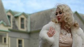 Women With Marvelous Luxury Fur Coats