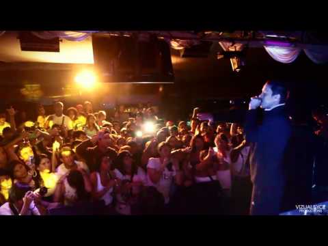 Video thumbnail for La voz (Live)