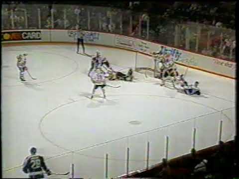 Steve Thomas vs Mike Foligno