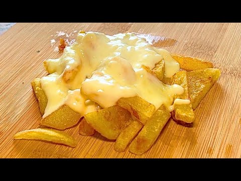 Frites Croustillantes Parfaites avec Sauce au Fromage à l'ail.