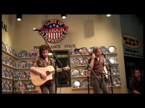 David Condos - Don't Look At Me Like That (live in Knoxville, TN)