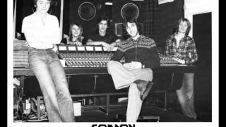 Giltrap & Strange Days live at the BBC 1976. Awakening/Robes & Crowns/From the Four Winds