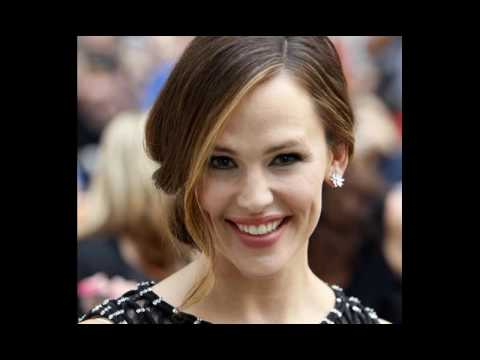 download lagu mp3 mp4 Jennifer Garner Smile, download lagu Jennifer Garner Smile gratis, unduh video klip Jennifer Garner Smile