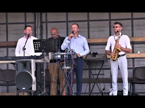 FRAȚI BUBLE pe stadion la URIU-B.N. „Am fost lutul ce cu zgură„ Un grupaj de cântări.