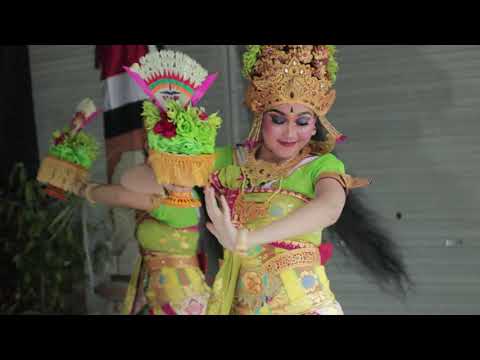 TARI BUNGAN SANDAT SMA NEGERI 1 SELEMADEG