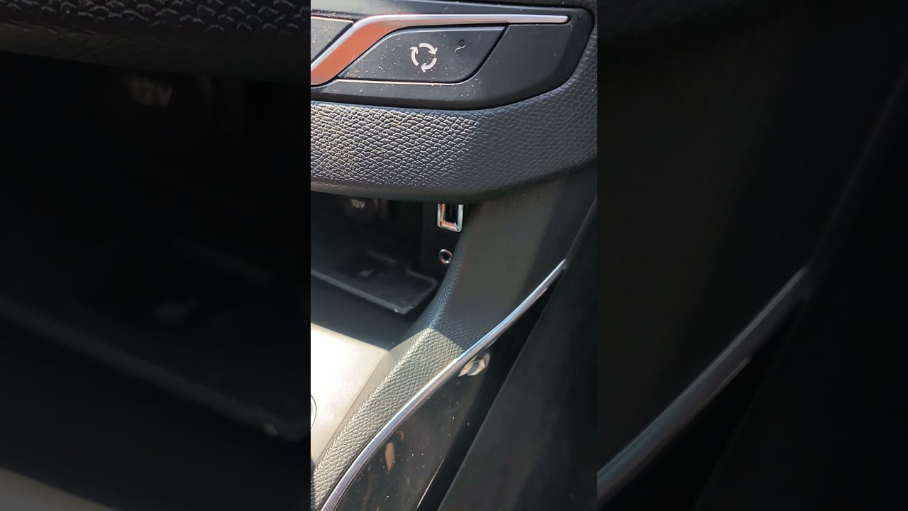 Peugeot 308 OBD port location with heated seats