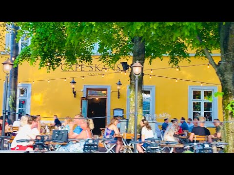 Walking Oslo june 2021 🏃🏻‍♀️ Rådhusgata - cafe skansen - Christian IV’s Glove by oslo elsa67