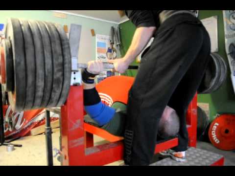 2x257,5 kilo raw benchpress