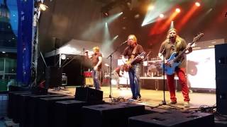 EPPU NORMAALI URHEILUHULLU feat Jouni Hynynen Lappeefest 2017