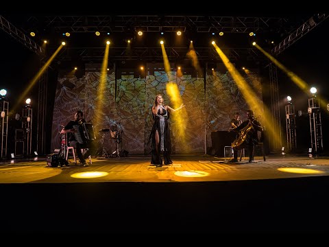 Flavia Bittencourt - ESPUMAS AO VENTO (Accioly Neto) | Eletrobatuque (Ao Vivo)