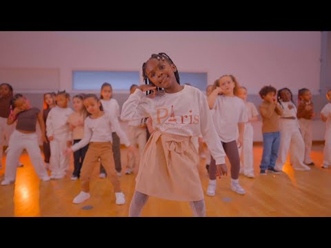 Parisienne | GIMS & La Mano 1.9  |  Choreo by Stéphanie Moraux Rakotobe