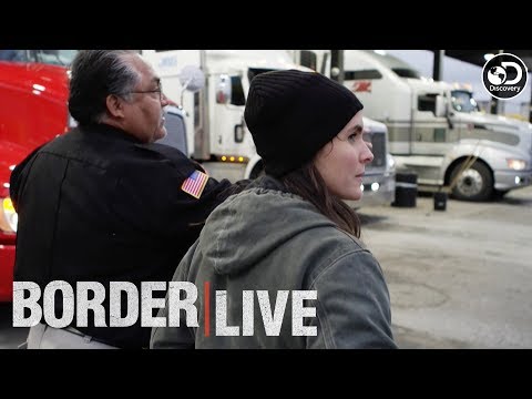 アメリカを入力するためのトラックに隠れる移民の方法｜ボーダーライブ (How Migrants Hide in Trucks to Enter the United States | Border Live)