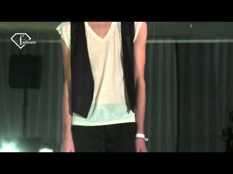 fashiontv | FTV.com - JAPAN FW S/S 2011 -  MOLFIC