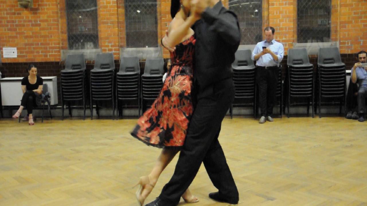 Stylish Ganchos with Cristian Petitto & Paula Duarte at Reading Tango Club
