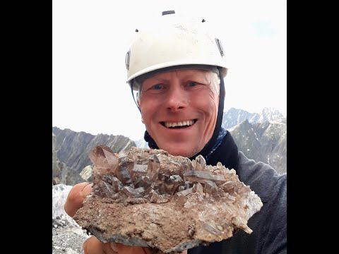 Shine with Peter, search for rock crystals and crevices with Akira, Bixi Rocks and Noldi