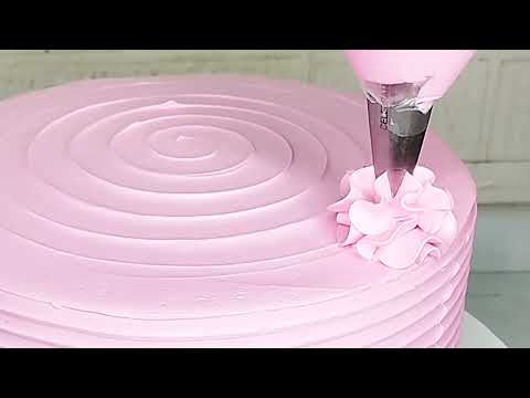 BOLO FEMININO SIMPLES E DELICADO