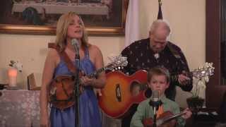 Rhonda Vincent &amp; 7 yr old Carson Peters - Amazing Grace