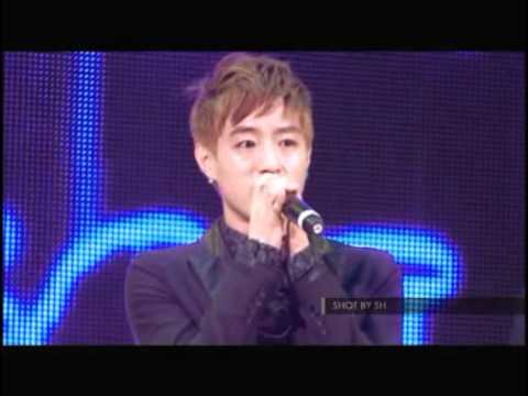 111126 Minwoo @ Lotte World