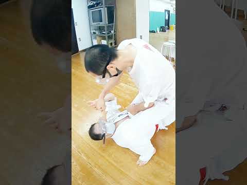 合気道覇天会　練習生の合気道組手風景　Trainee’s Hatenkai Aikido Sparring.  正面打ち・三教・肘当て呼吸投げ　#Shorts