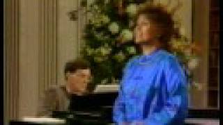 Dame Kiri Te Kanawa sings &quot;Oh! Quand je dors&quot;