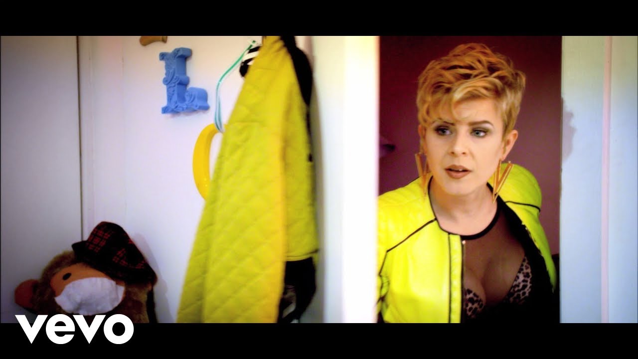 Robyn ft Snoop Dogg – “U Should Know Better”