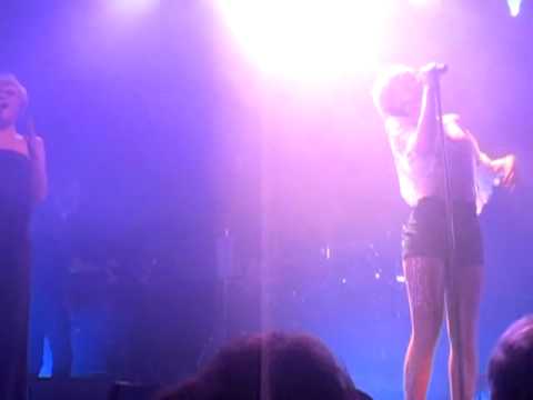Geike (ex Hooverphonic) Live@Botanique - In Gold.mp4