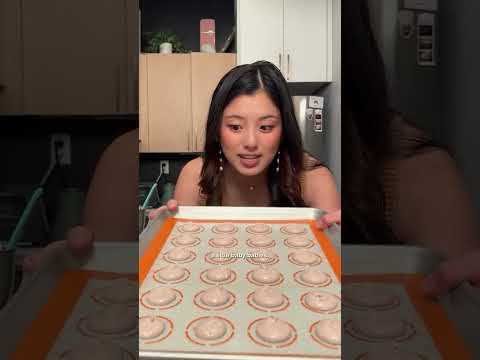 how to make chocolate macarons