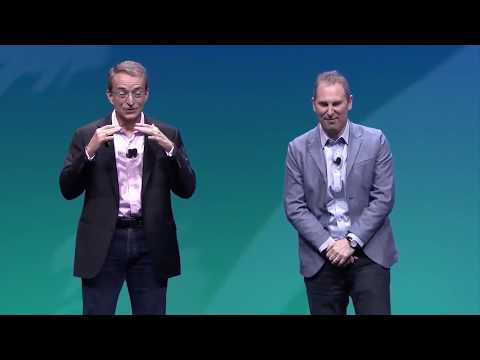 CEOs Pat Gelsinger and Andy Jassy announce availability of VMware Cloud on AWS at VMworld 2017