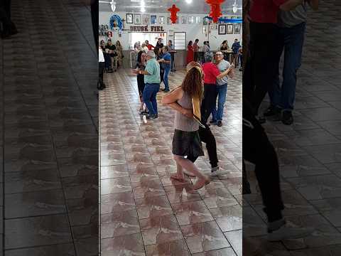 nos idosos de Mangueirinha no Paraná.Brasil #shotrs #baile #dancarinos #dança #dance #dancina
