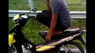 preview picture of video 'Bandara Kualanamu ( Aksi Sepeda Motor )'