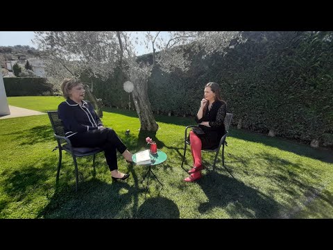 Vitrina e librit/ Valentina Leskaj - Politika si ide