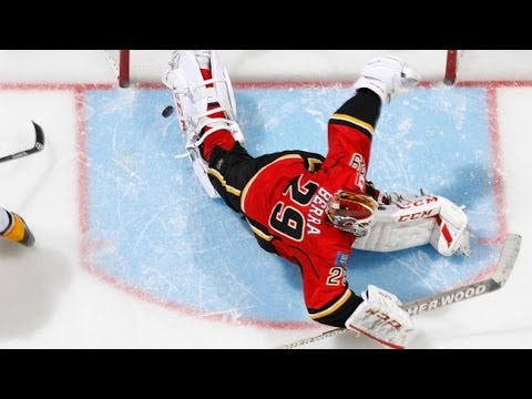 Reto Berra makes unbelievable pad save in SO