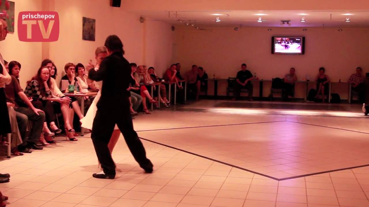 Oleg Okunev & Elena Sidorova (Nigniy Novgorod) Russia, Moscow, Milonga in rest."Le Cafe", 04.12.2009