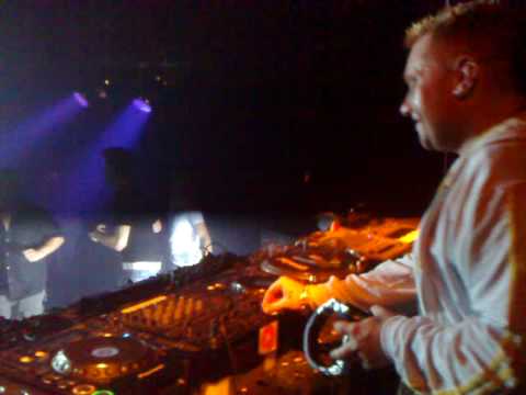 Attack of the new generation [25-10-2008] Partyraiser en Mc Frustrator