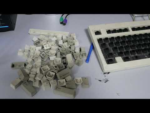 Restoring and whitening an old yellowed keyboard Compaq RT101