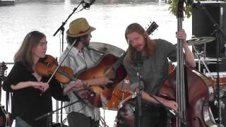 The Stray Birds - "Make Me Down a Pallet" (traditional)