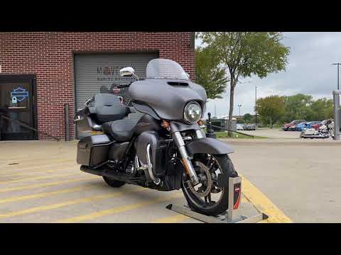 2017 Harley-Davidson Street Glide® Special in Carrollton, Texas - Video 1