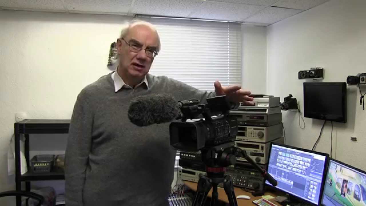 Видеокамера профессиональная Sony HXR-NX5R/XLR