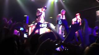Fedez - Una Cosa Sola Feat Danti LIVE @ MAGAZZINI GENERALI 5-04-2012