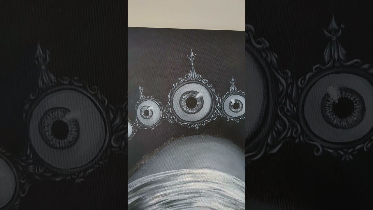 Crown fit for a blinded Queen 👸 Painting process. What's she missing?