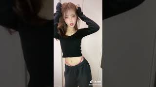 【おっぱい】 tiktok 腰フリダンス その紐落ちませんか？？