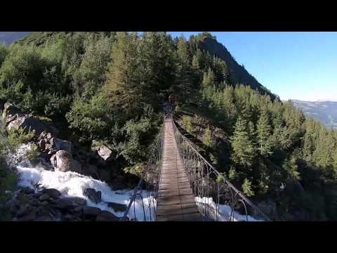 Tour du Mont Blanc: Travessia ponte pensil