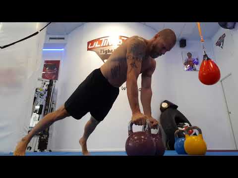 Kettlebell Combo: Renegade rows into deadlift
