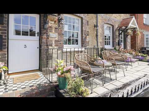 3 Canalside Cottages, Towcester, United Kingdom | Travel With Kiara