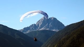 preview picture of video 'Gleitschirmfliegen lernen mit Papillon Paragliding auf der Wasserkuppe und in den Alpen!'