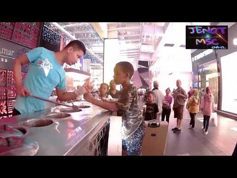 Skil dewa penjual ice cream yang membuat heboh warga malaysia...