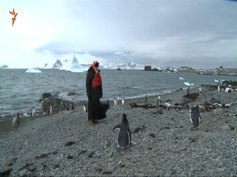 Патриарх Кирилл совершил молебен в Антарктиде